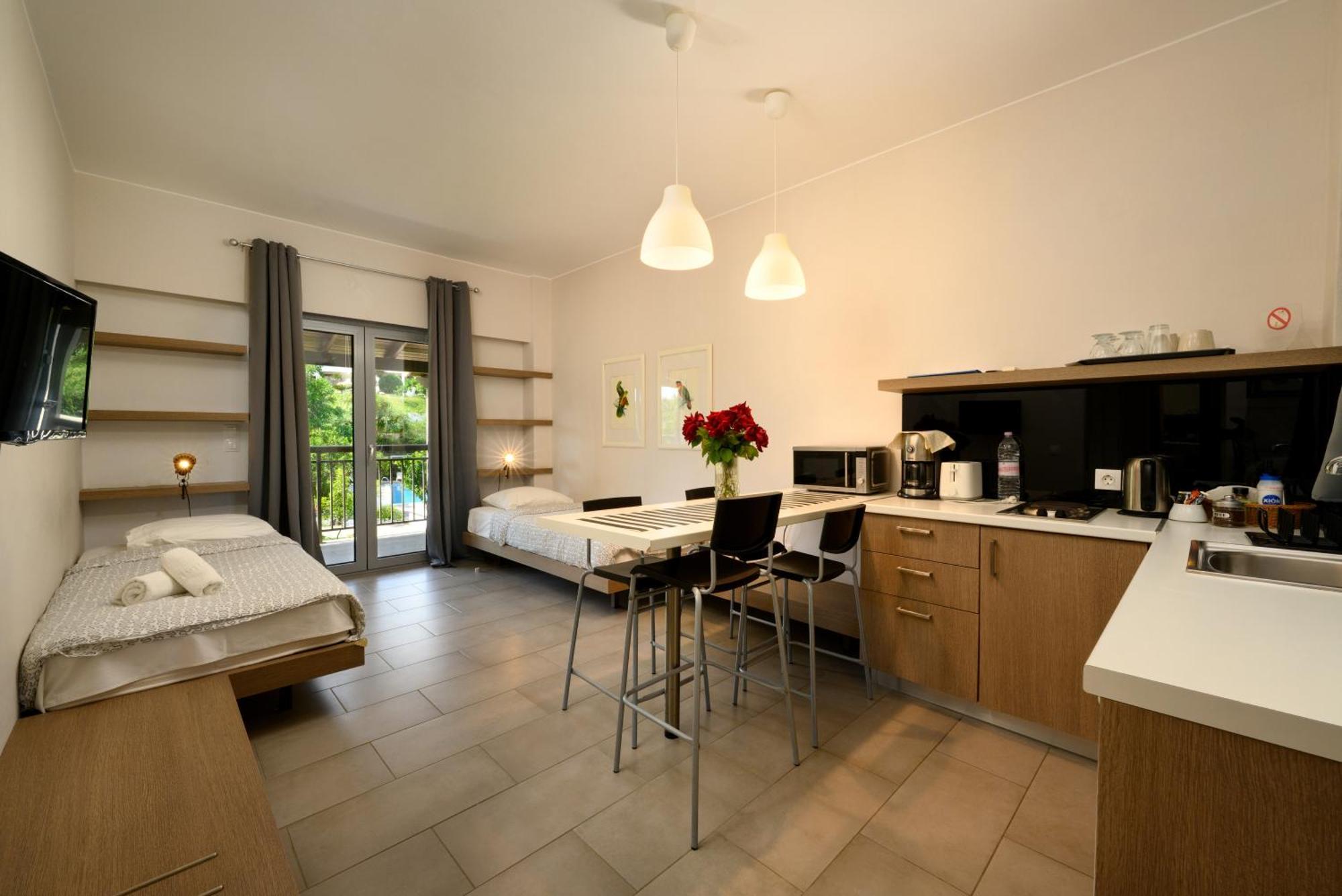 בניטסס Orange Grove Suites מראה חיצוני תמונה