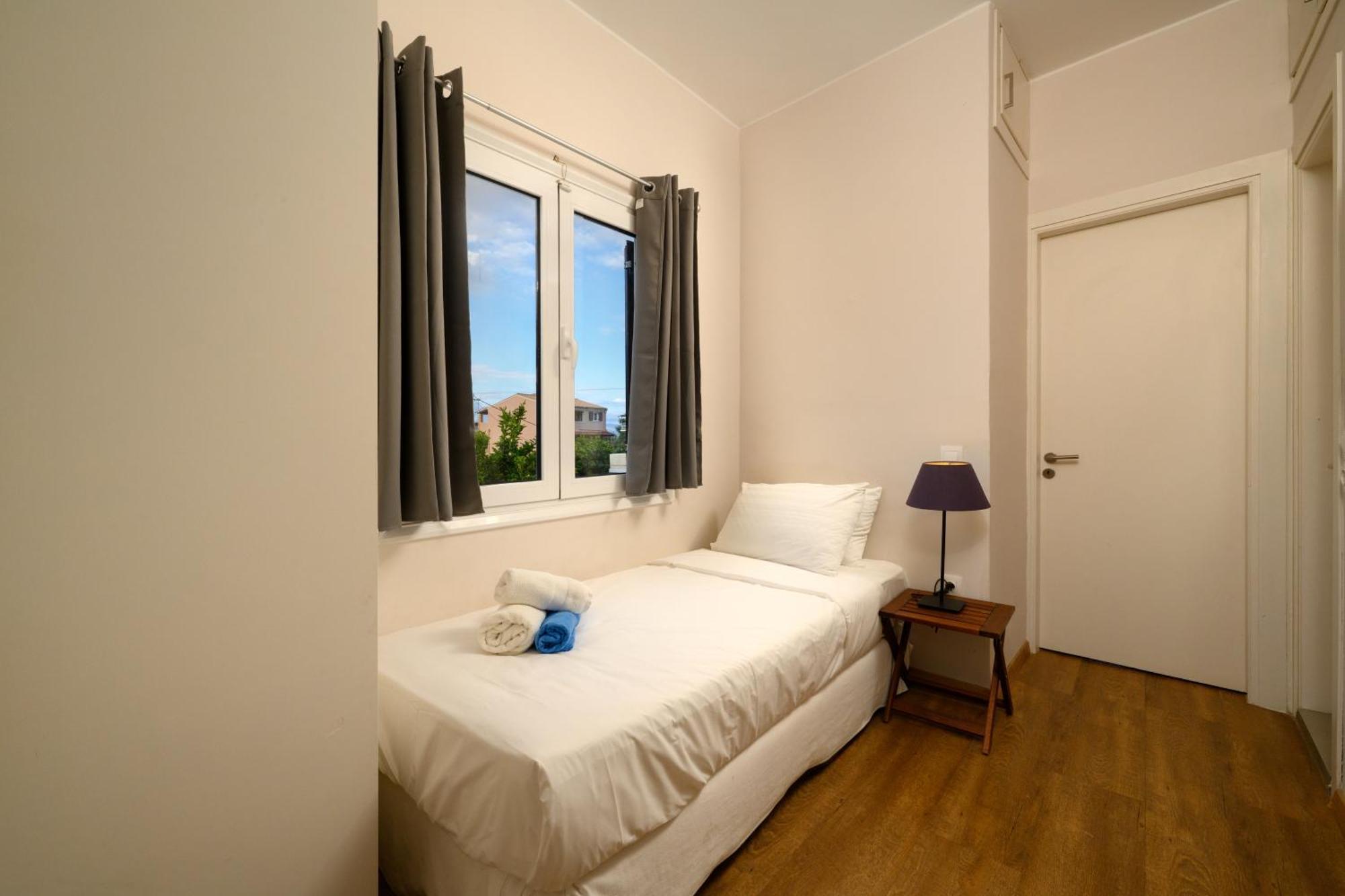 בניטסס Orange Grove Suites מראה חיצוני תמונה