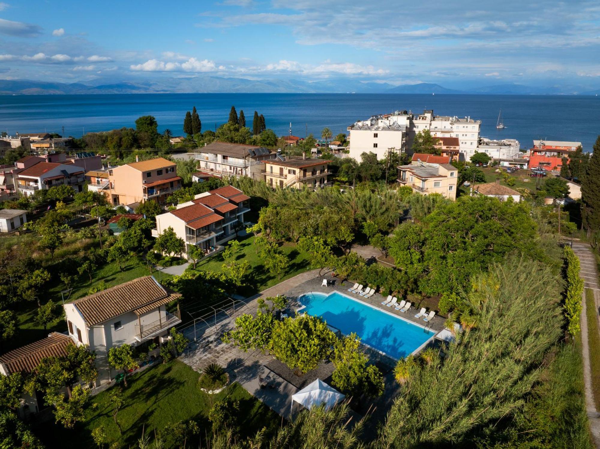 בניטסס Orange Grove Suites מראה חיצוני תמונה